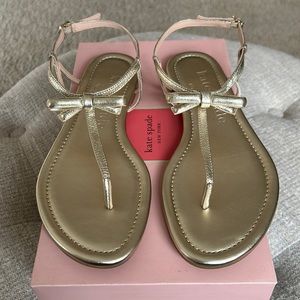 Kate Spade NY  Piazza Leather T-strap Sandals SZ 8 Pale Gold